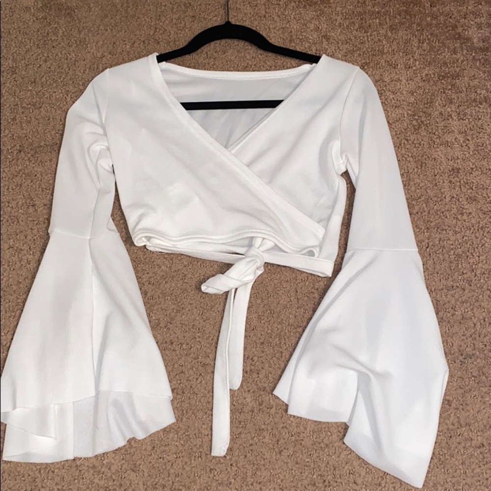 Cropped long sleeve with skinny to wide arm
